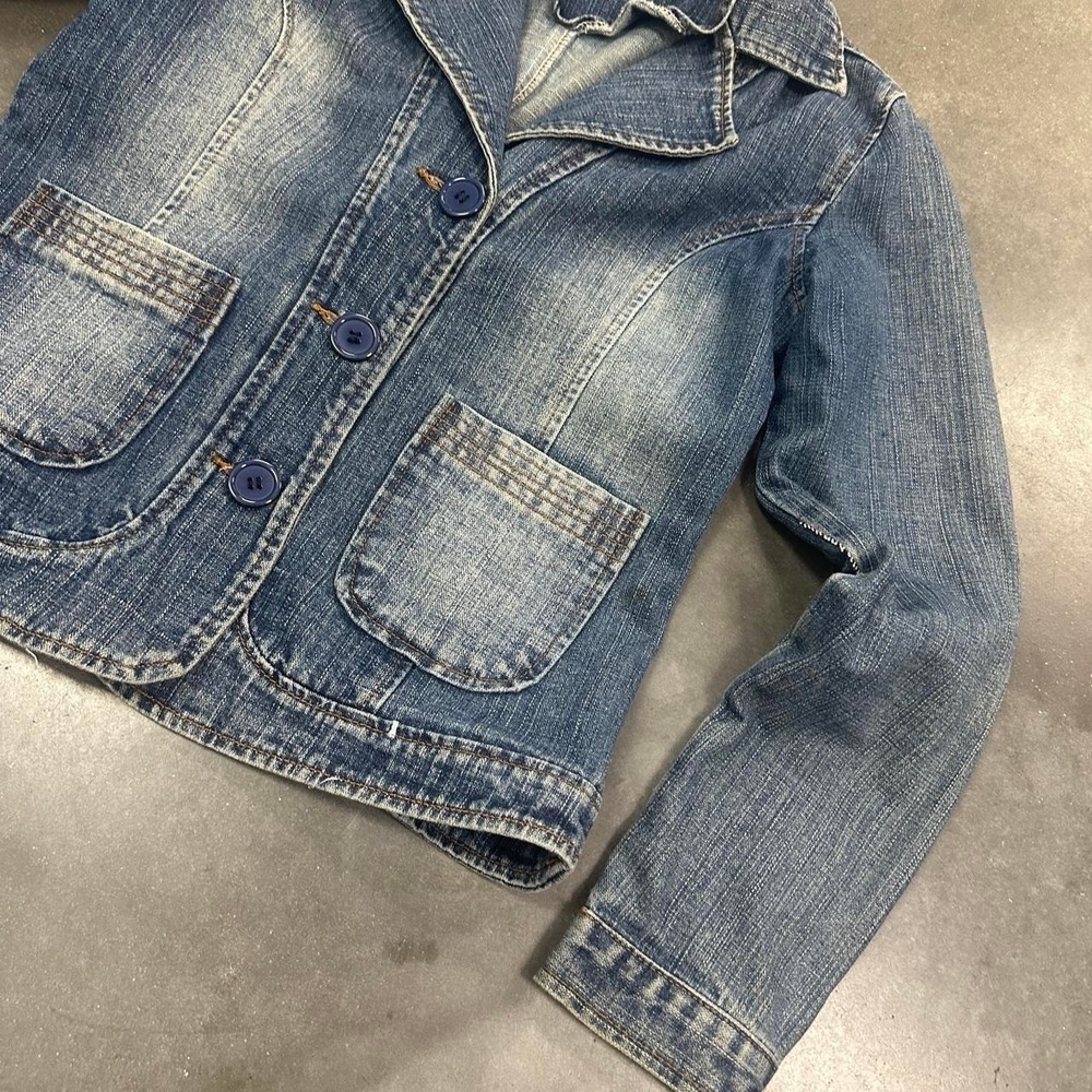 Rave Moda Y2K faded blue denim jacket with button-up front and pockets Size Sm - Picture 2 of 6
